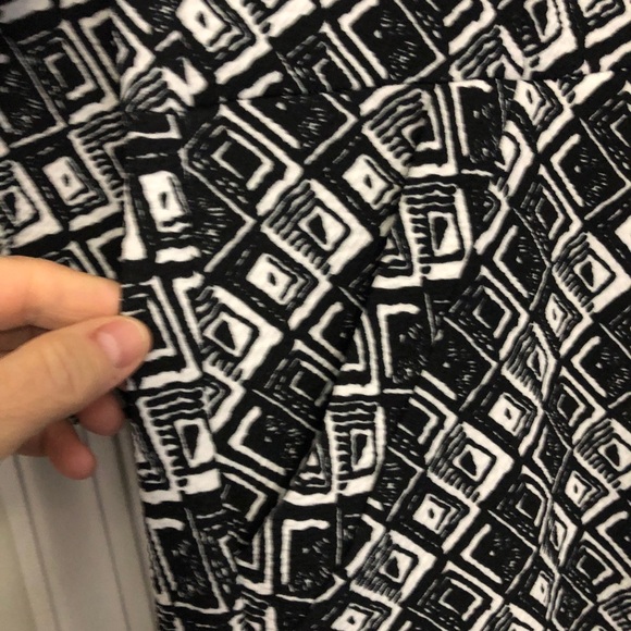 Black and white dress - Picture 2 of 4